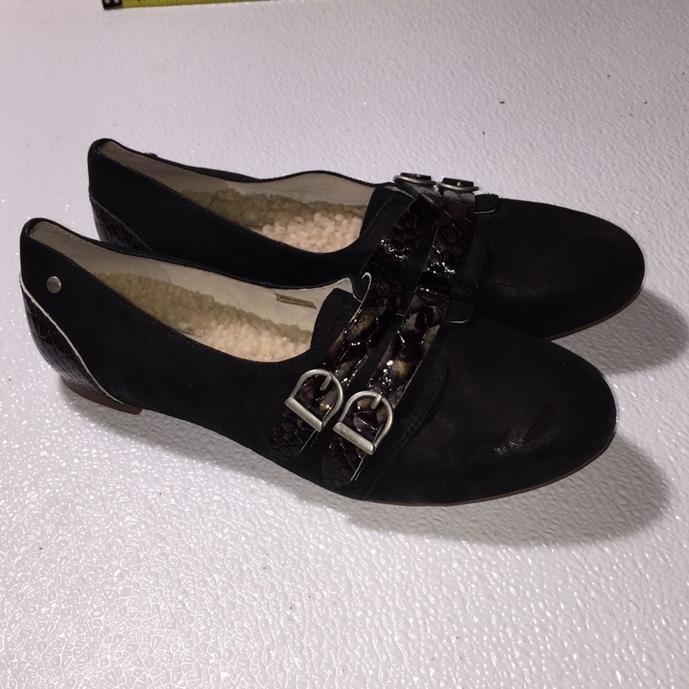 Ugg Size 7 - image 2